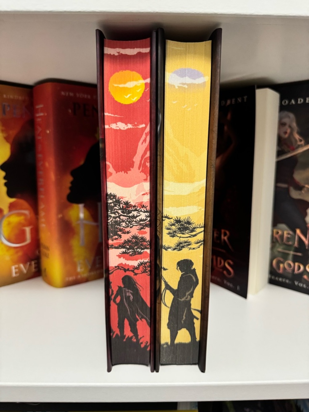 Five broken blades & four ruined realms by Mai Corland. First print run/edition.